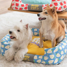 將圖片載入圖庫檢視器 TOUCHDOG Strawberry Premium Designer Rectangular Dog Bed
