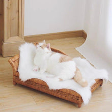 將圖片載入圖庫檢視器 CatsCity Handcrafted Rattan Pet Daybed
