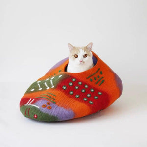 CatsCity Hand Crafted Christmas Theme Cat Cave with Wool Lining