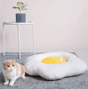 PURLAB Fried Egg Pet Bed