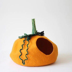 CatsCity Hand Crafted Halloween Theme Pumpkin Shaped Cat bed with Wool Lining