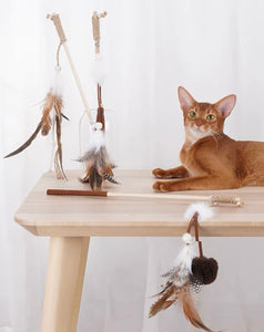 ZEZE Wooden Cat Teaser With Feather